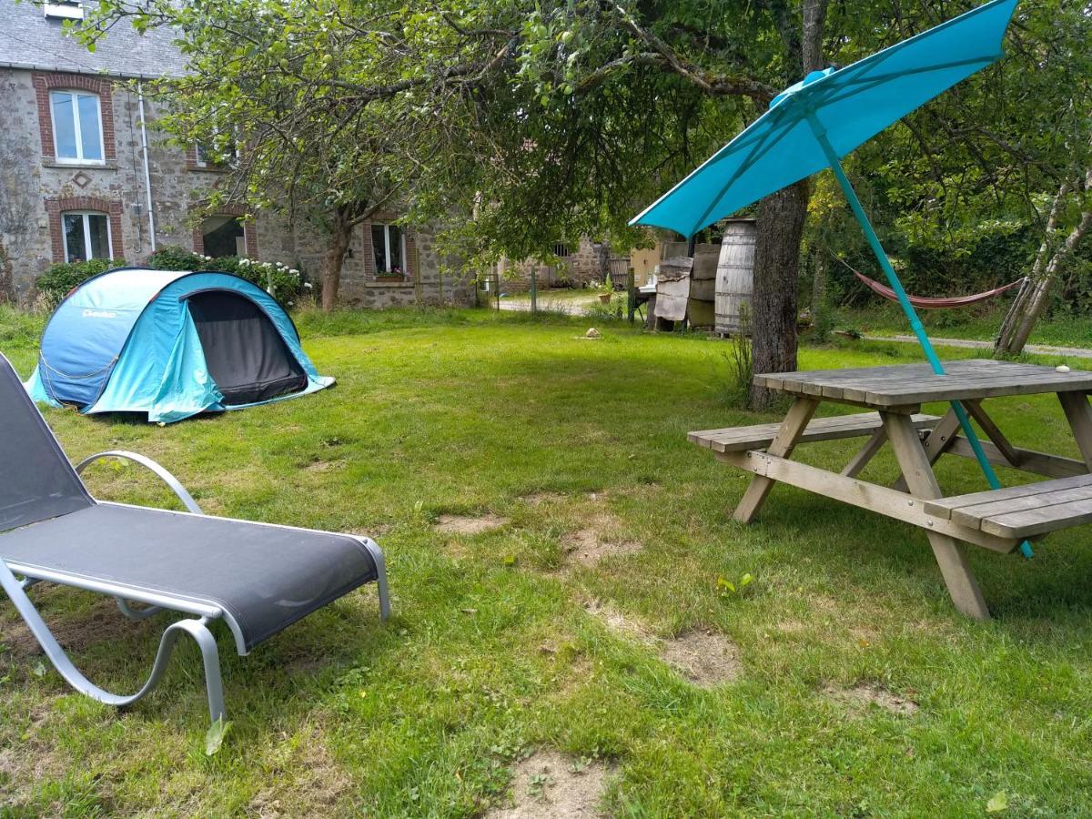 Kerflaveur Hotell La Fresnaye-au-Sauvage Exteriör bild